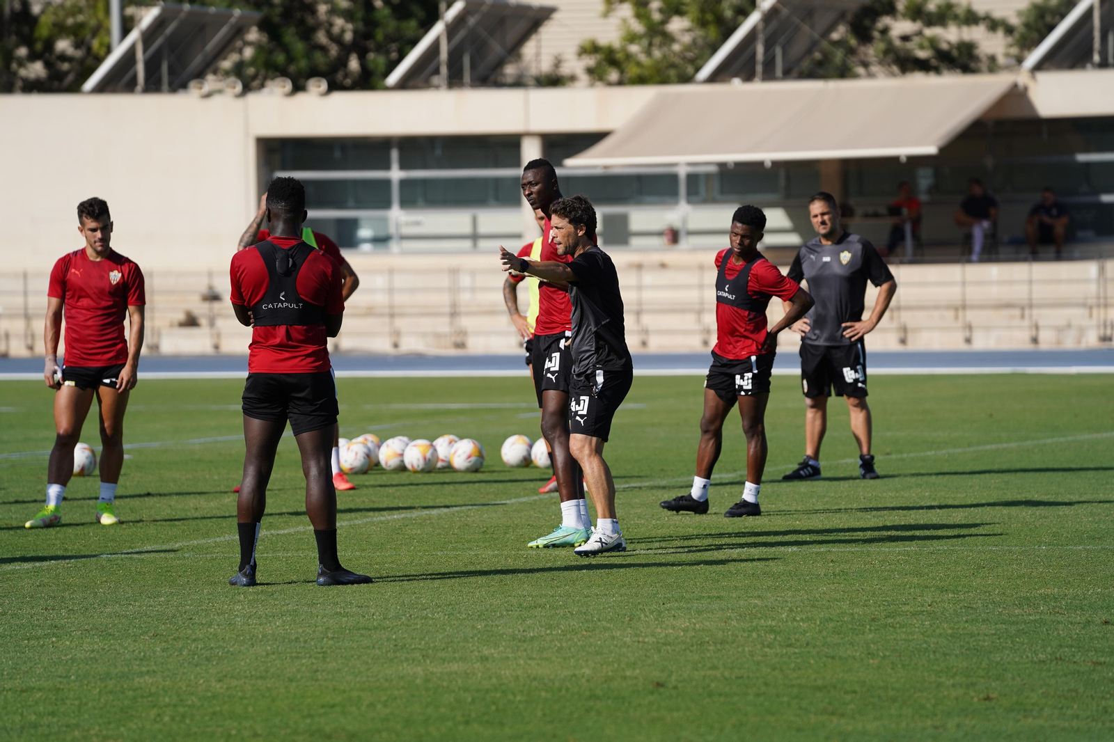 Partido trampa para el Almería en Lezama