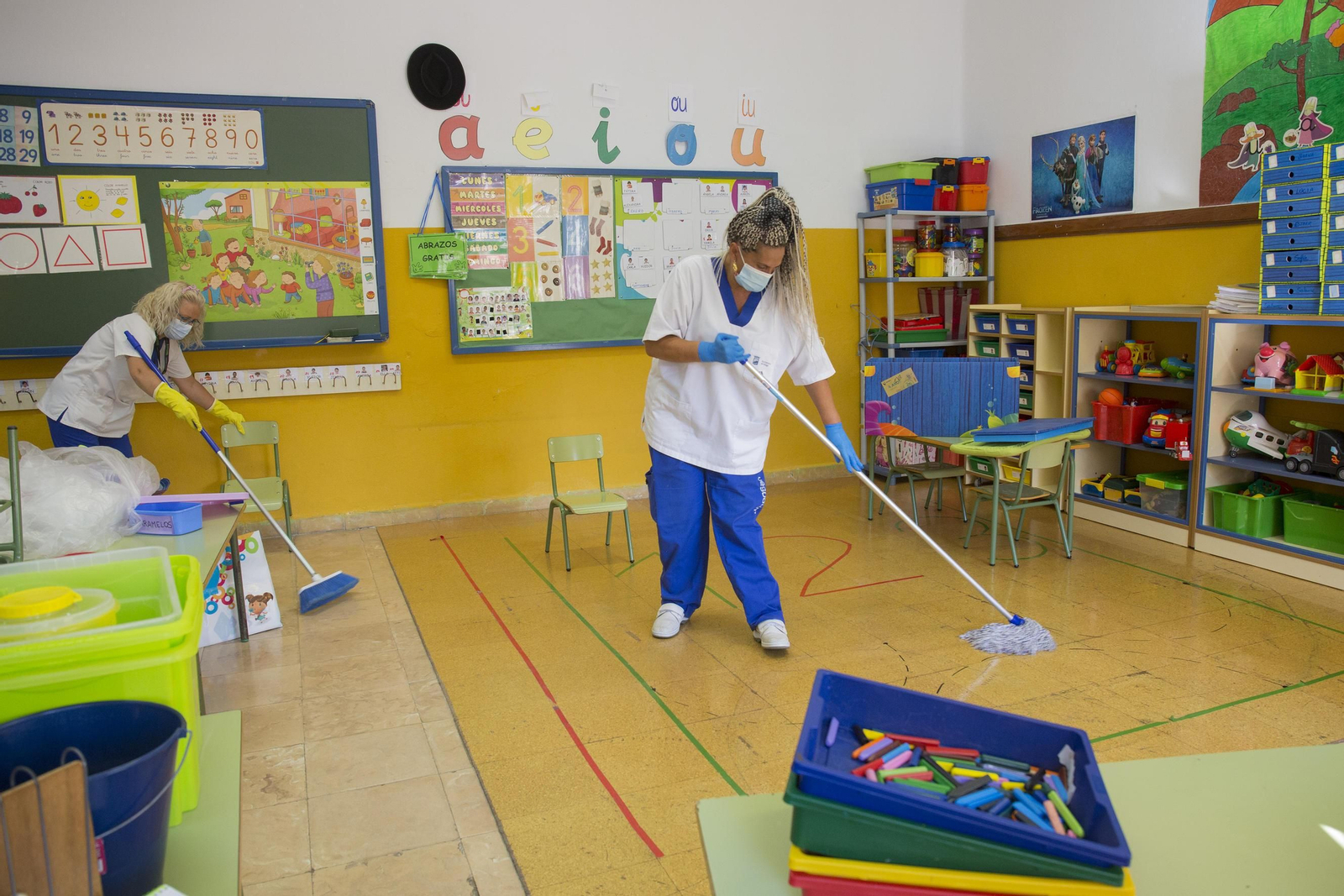 Profesionales del sector de la limpieza se citan en Sevilla para afrontar la falta de personal