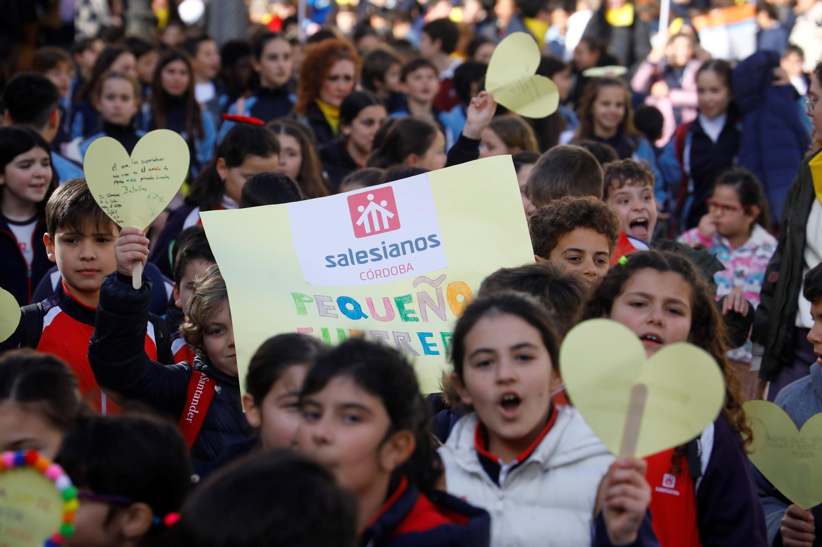 Más de un millar de niños marchan por Córdoba contra el cáncer infantil