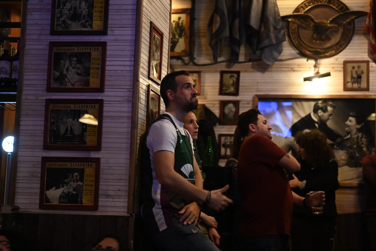 La fiesta del Le Grand Café del Centro con el Unicaja, en imágenes