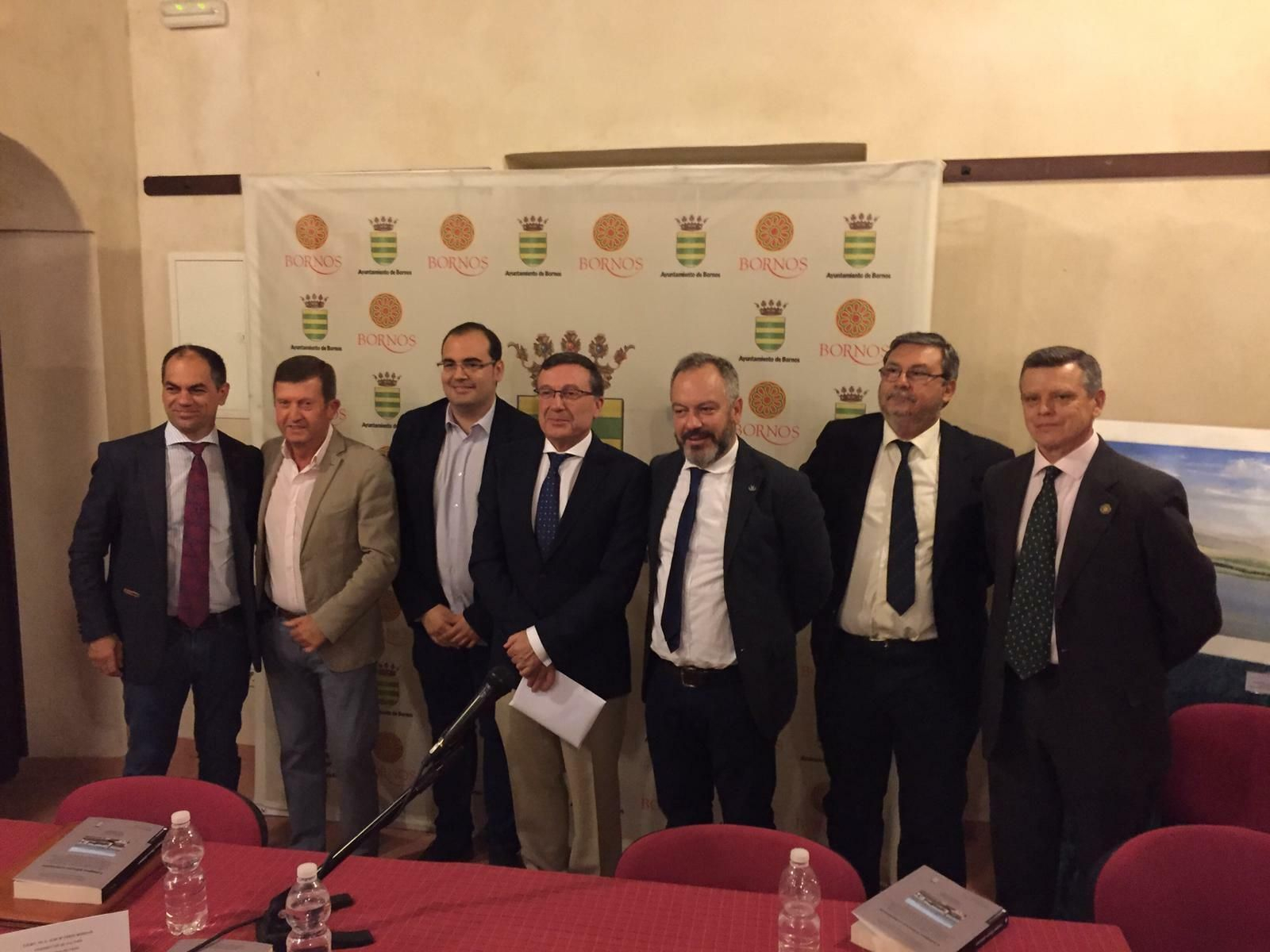 Instante de la presentación de la obra, en Bornos.