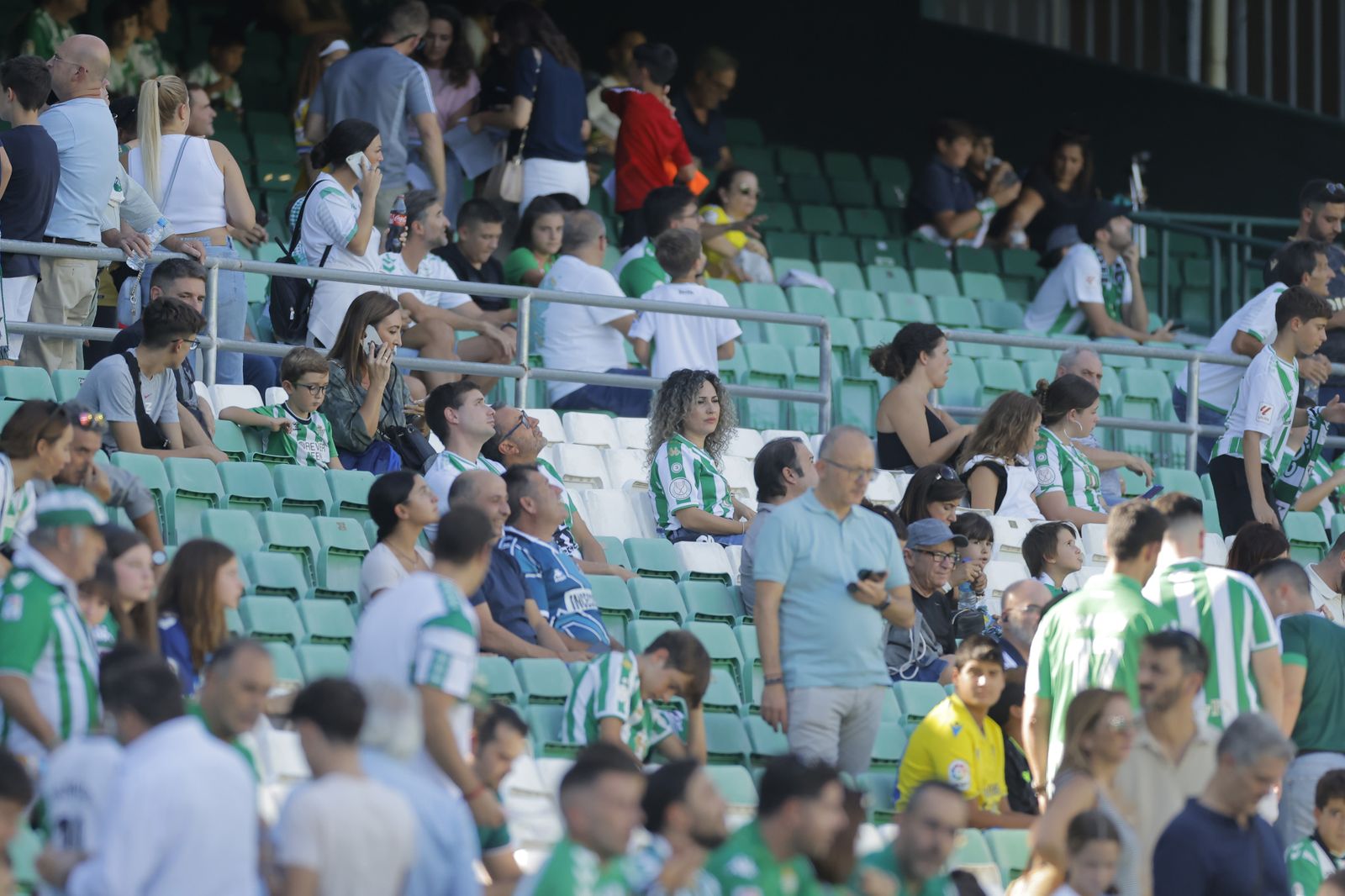 Búscate en las fotos del Betis-Cádiz