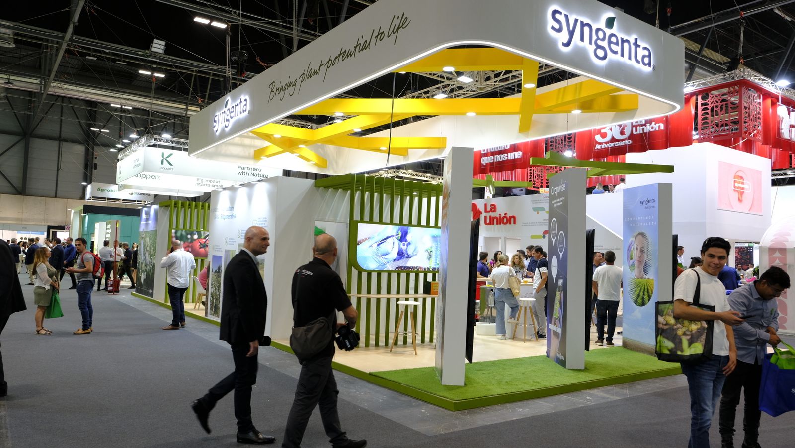 Imágenes del primer día de Fruit Attraction en Madrid
