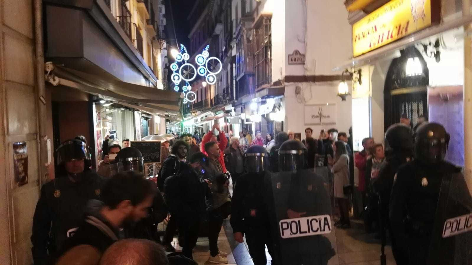 Las imágenes de la manifestación antifascista en Granada