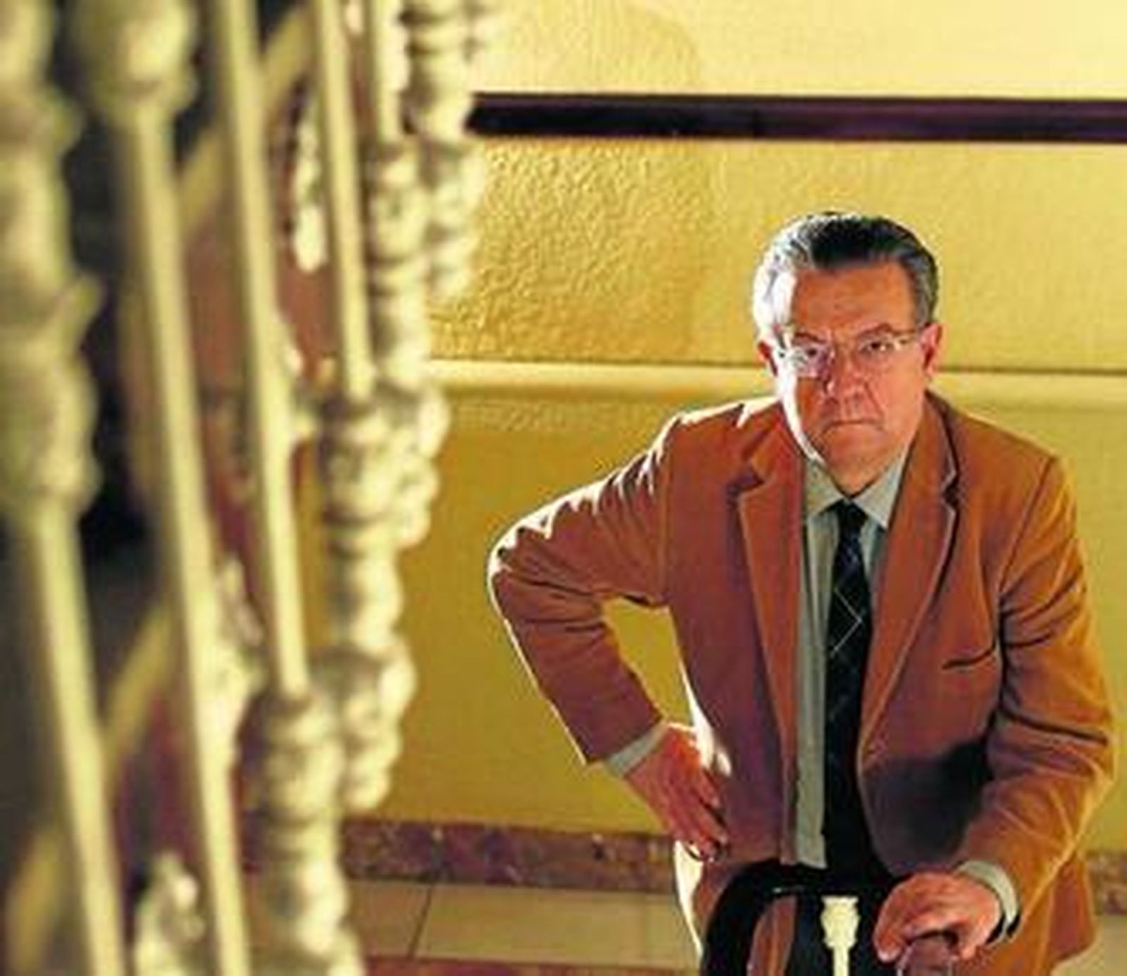 Miguel Herrero de Miñón, el pasado jueves en la sede de la editorial que ha publicado Cádiz a contrapelo.