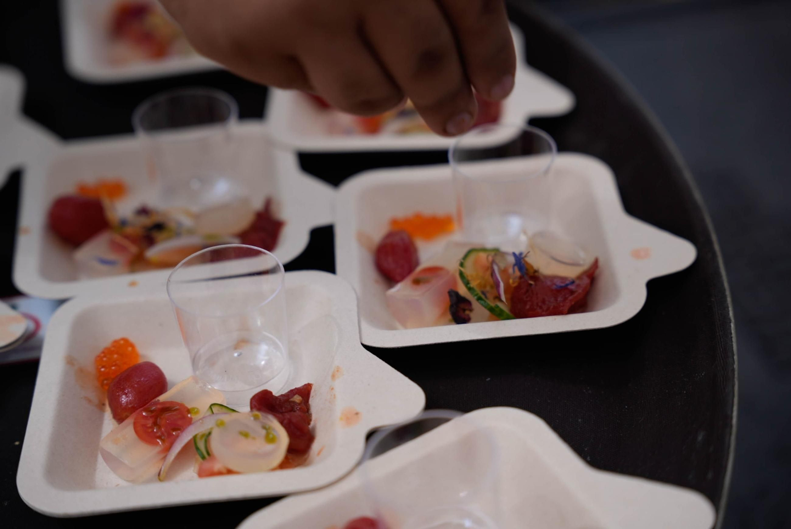 La Cofradía del Tomate y la semifinal del concurso gastronómico de la Feria de Almería, en imágenes