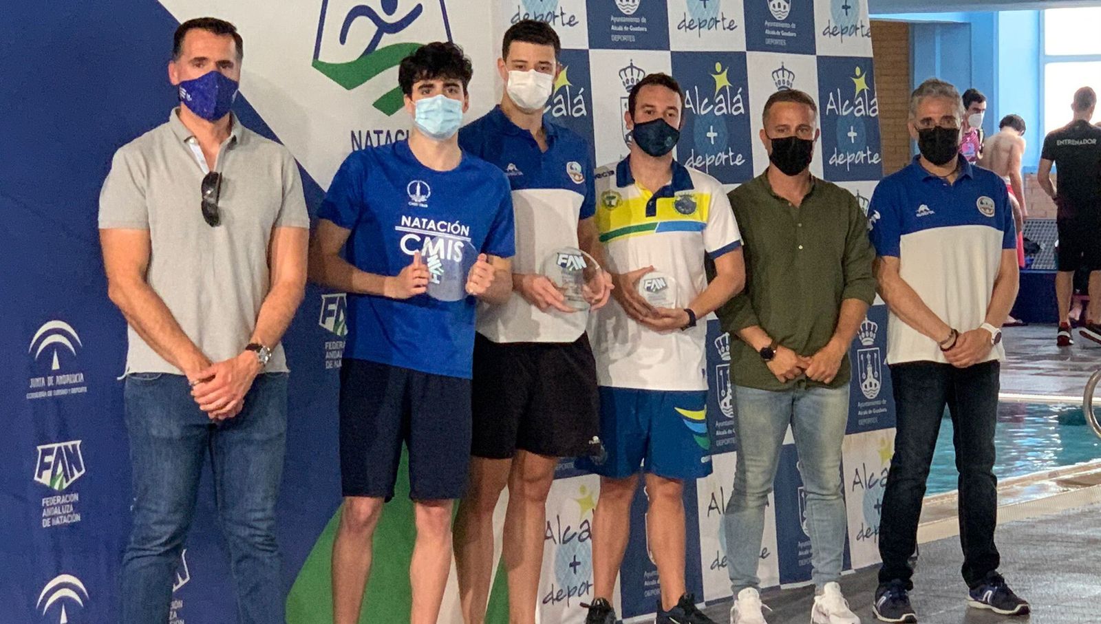 El podio masculino con el Mercantil, CN Alcalá, el campeón, y el CN Mairena.