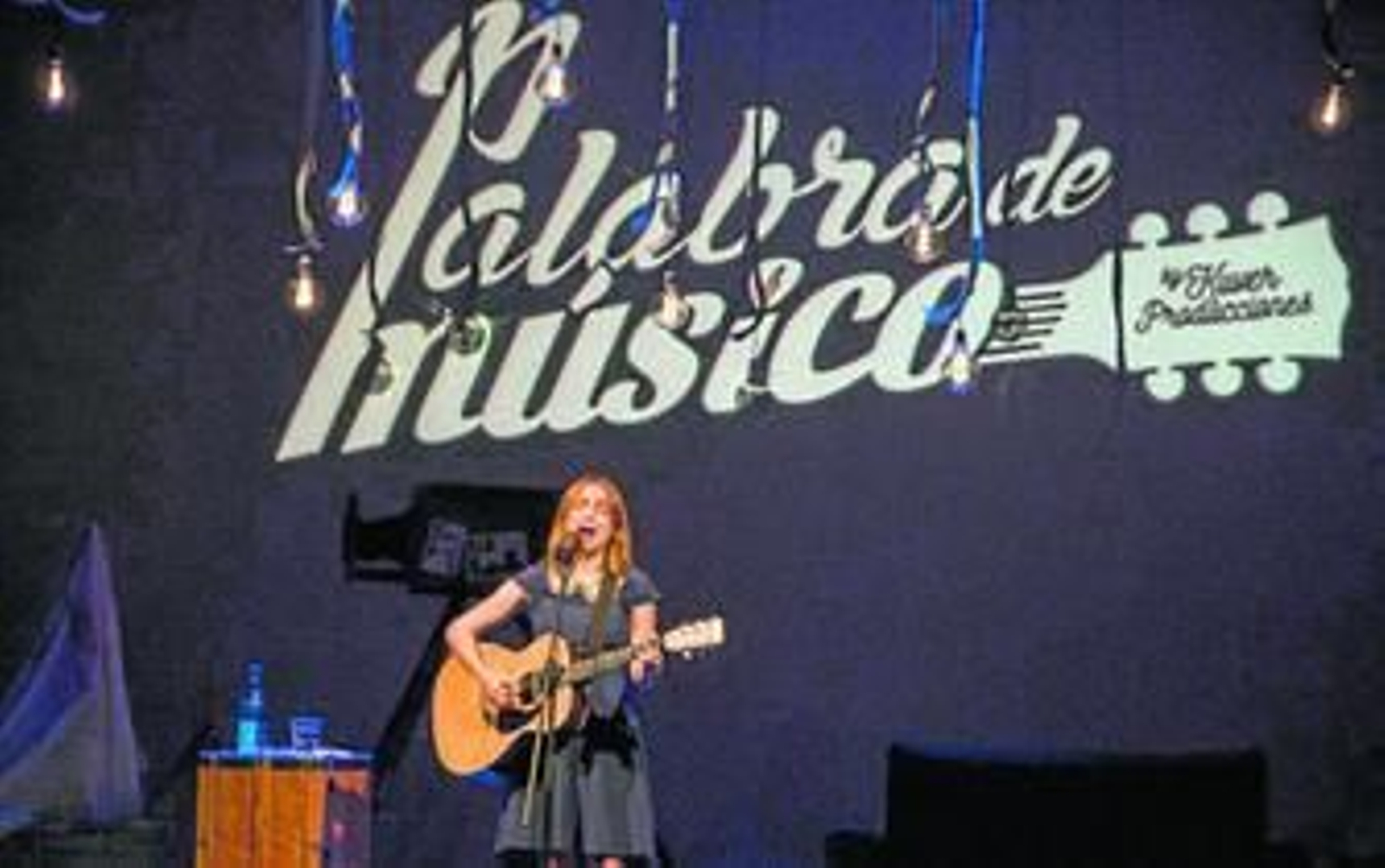 La cantante fue entrevistada antes de su concierto ante su publico y luego hizo un recital memorable.