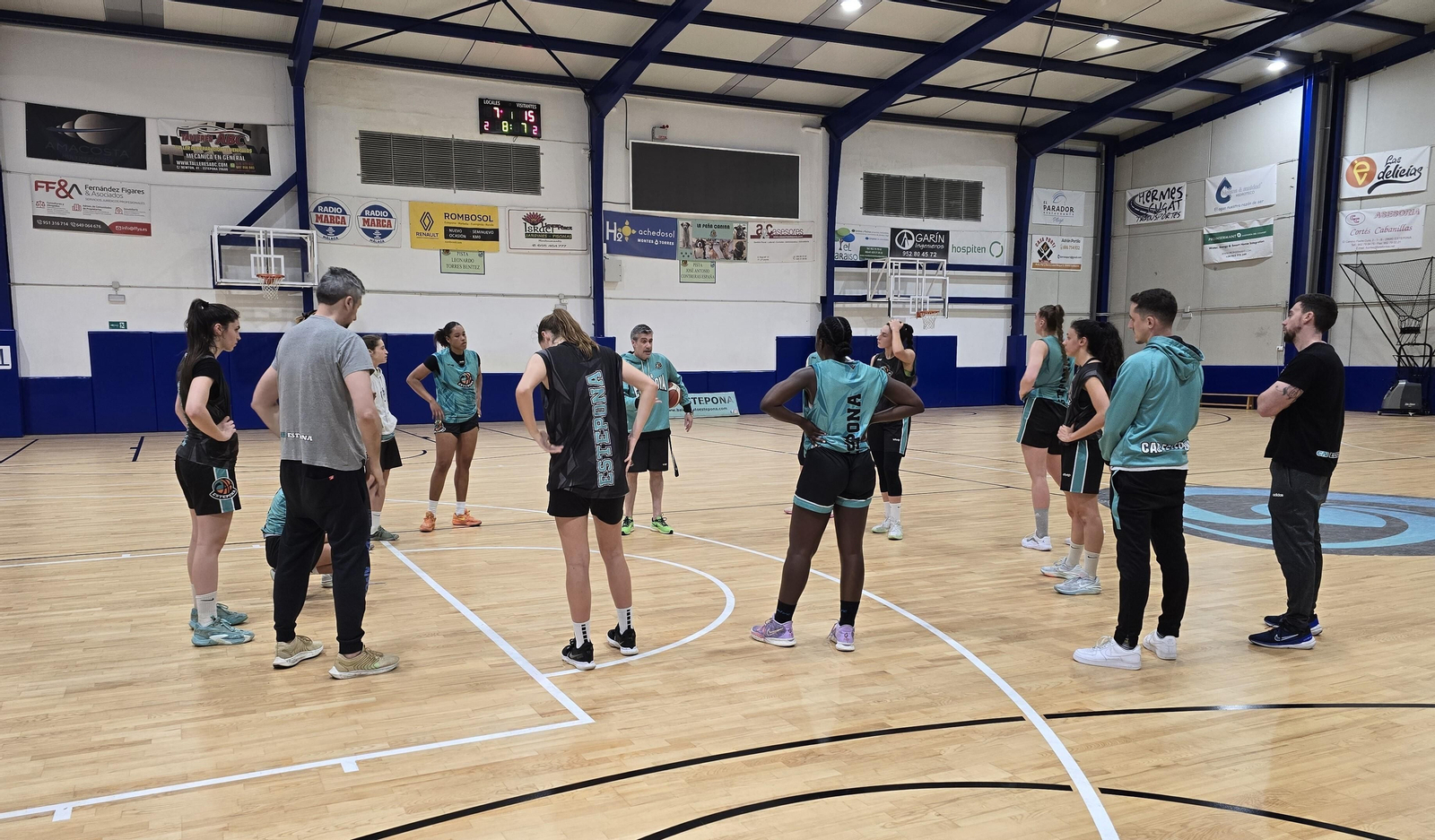 El CAB Estepona, durante un entrenamiento