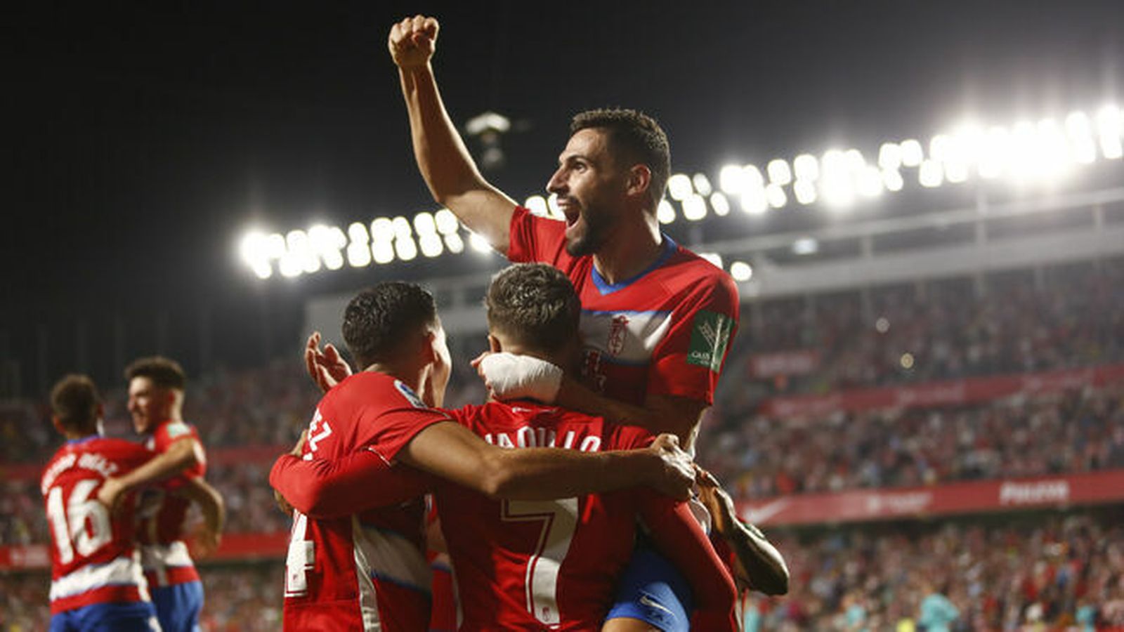 Puertas celebra un gol