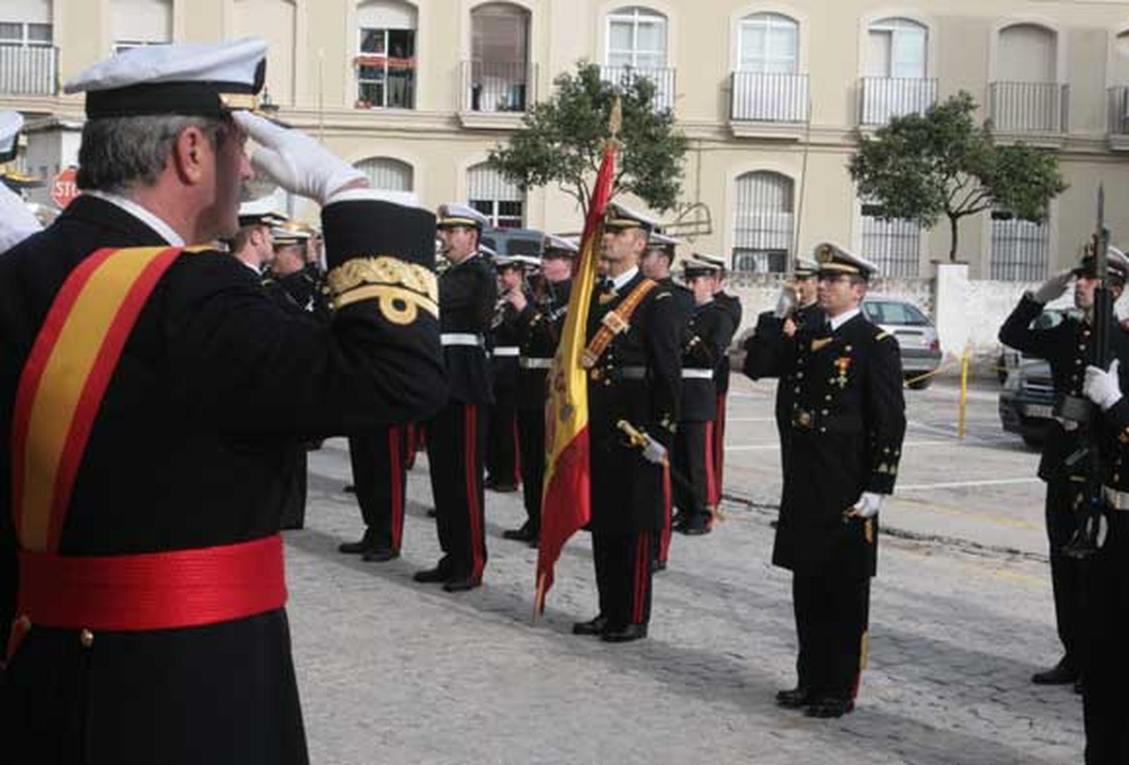 El almirante de la Flota habló del pasado y el futuro de las Fuerzas Armadas en la Antigua Capitanía General de la Defensa

Foto: Elias Pimentel