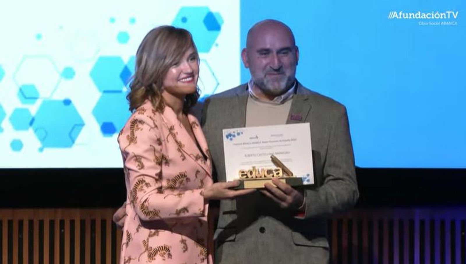 Alberto Castellano, con el premio.