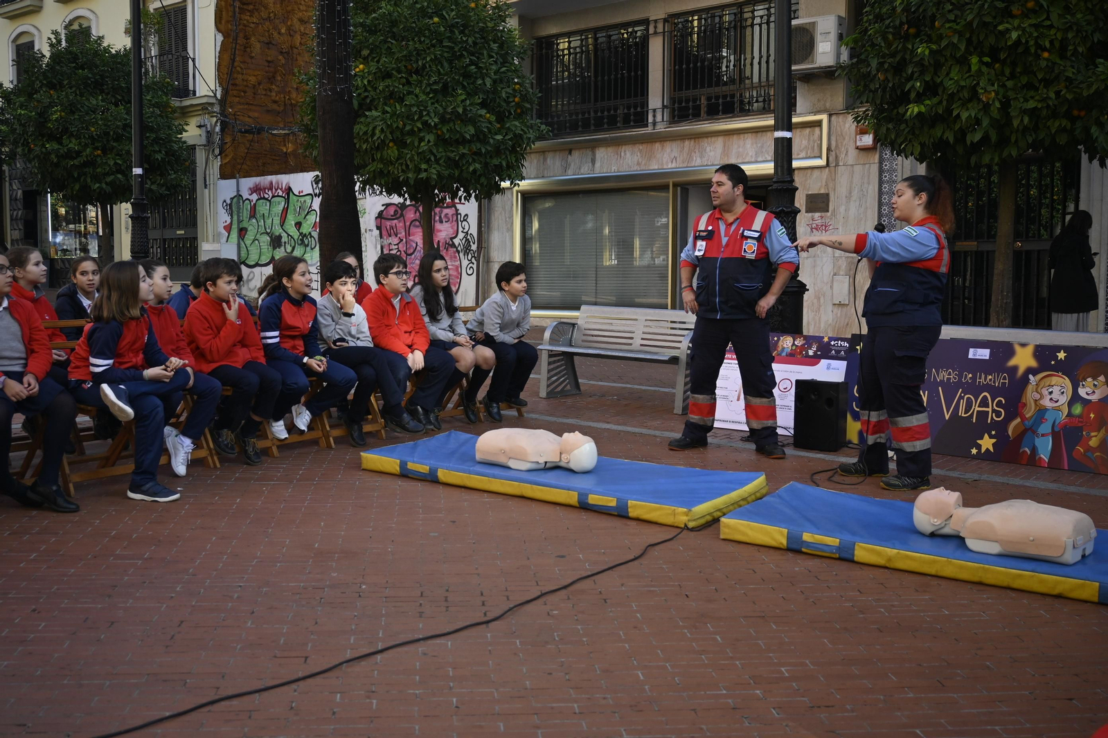 Los niños del Cardenal Spínola aprenden a salvar vidas.