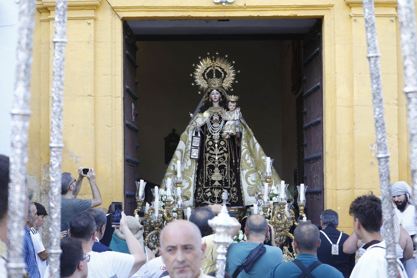 La procesión de la Virgen del Carmen de Puerta Nueva de Córdoba, en imágenes