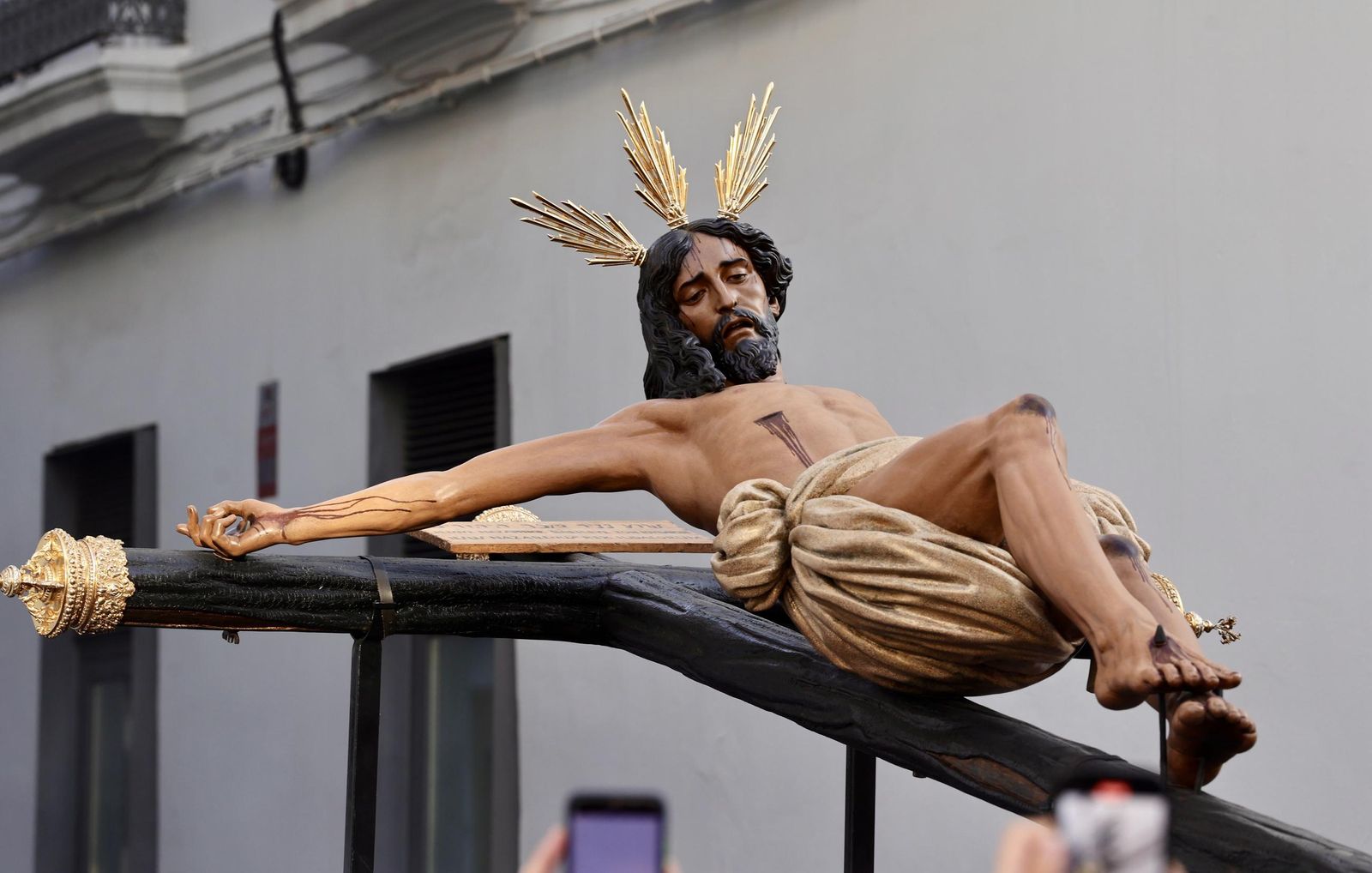 En imágenes, el traslado de los titulares de Las Aguas a la iglesia de San Jacinto