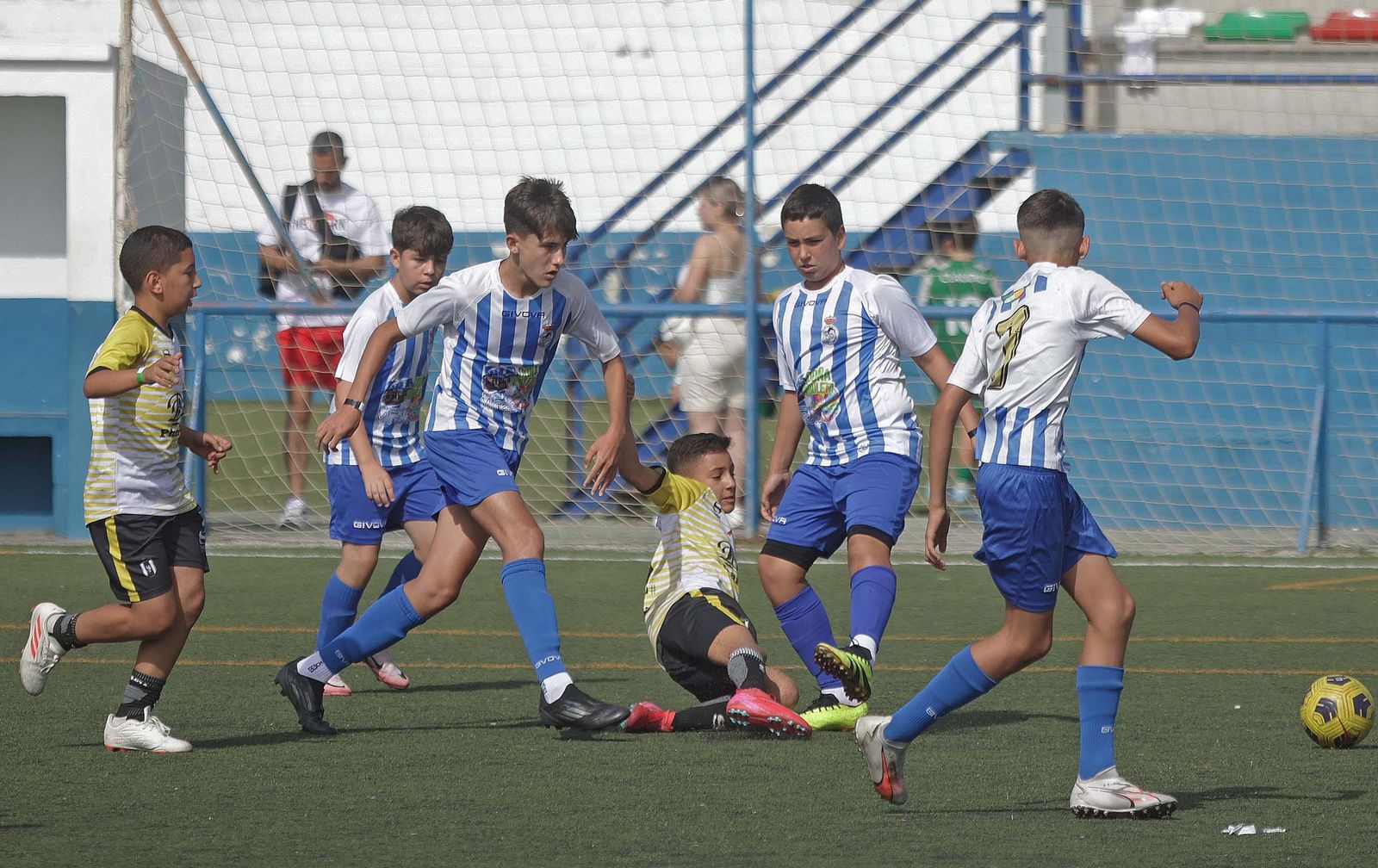 Fotos de la tercera edición del Torneo Internacional de Fútbol 7 'Julián Niza' en La Línea