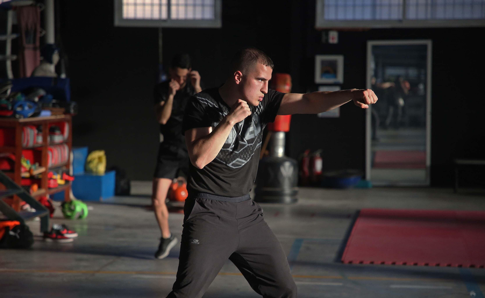 Fotos del entrenamiento previo al debut profesional de los boxeadores Christian Tocón Pérez Abdellah y Tyronne Buttigieg del Club Don Principe de La Línea Fotos del entrenamiento previo al debut profesional de los boxeadores Christian Tocón Pérez Abdellah y Tyronne Buttigieg del Club Don Principe de La Línea
