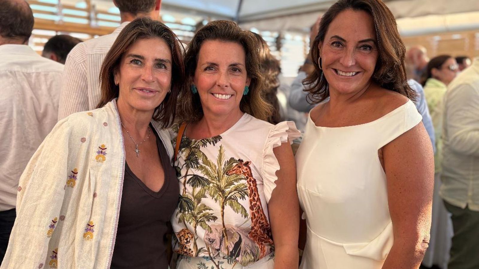 María del Carmen Lazcano, Clara Millán Población y Carmen de los Reyes.