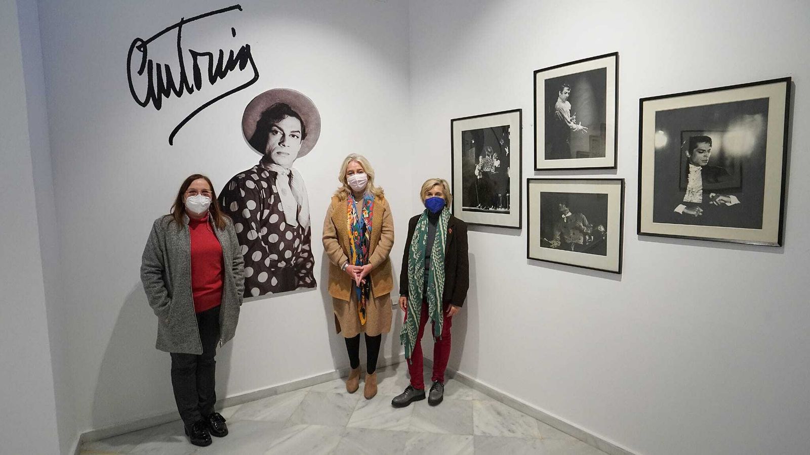 Ana Tenorio, Mercedes Colombo y Rosalía Gómez durante la inauguración