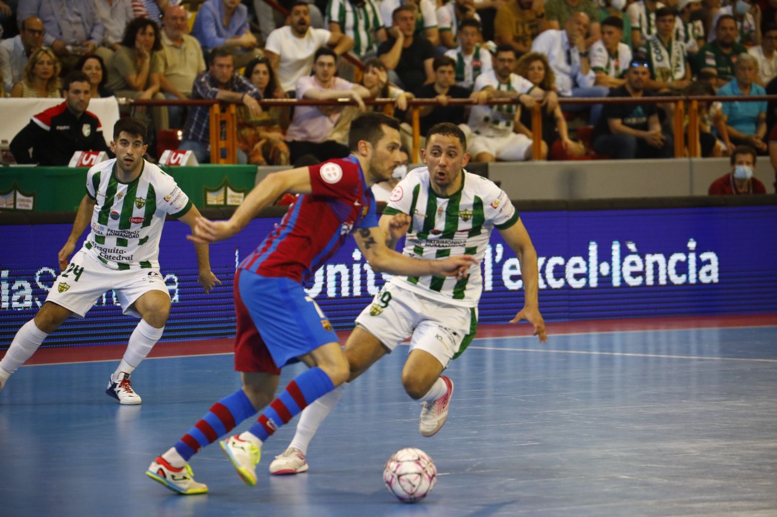 El empate del Córdoba Futsal ante el Barça, en imágenes