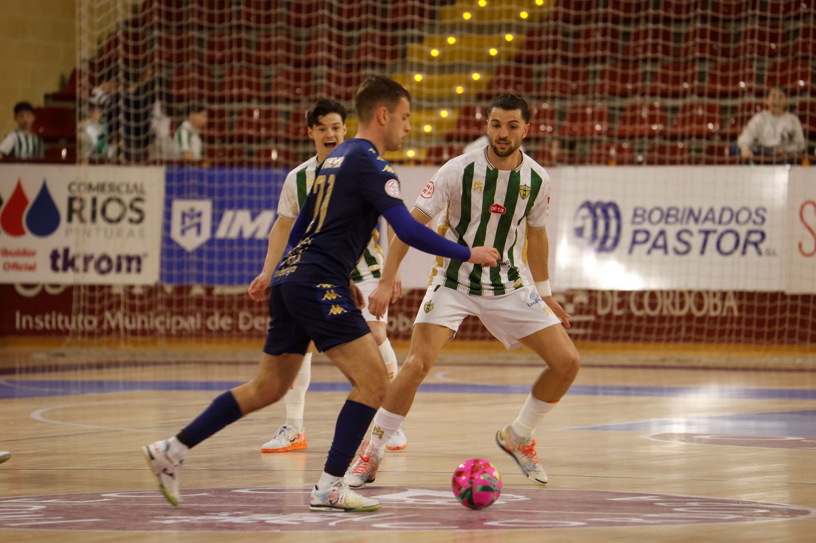 Las mejores fotos del ambiente en Vista Alegre para el Córdoba Futsal - O Parrulo Ferrol