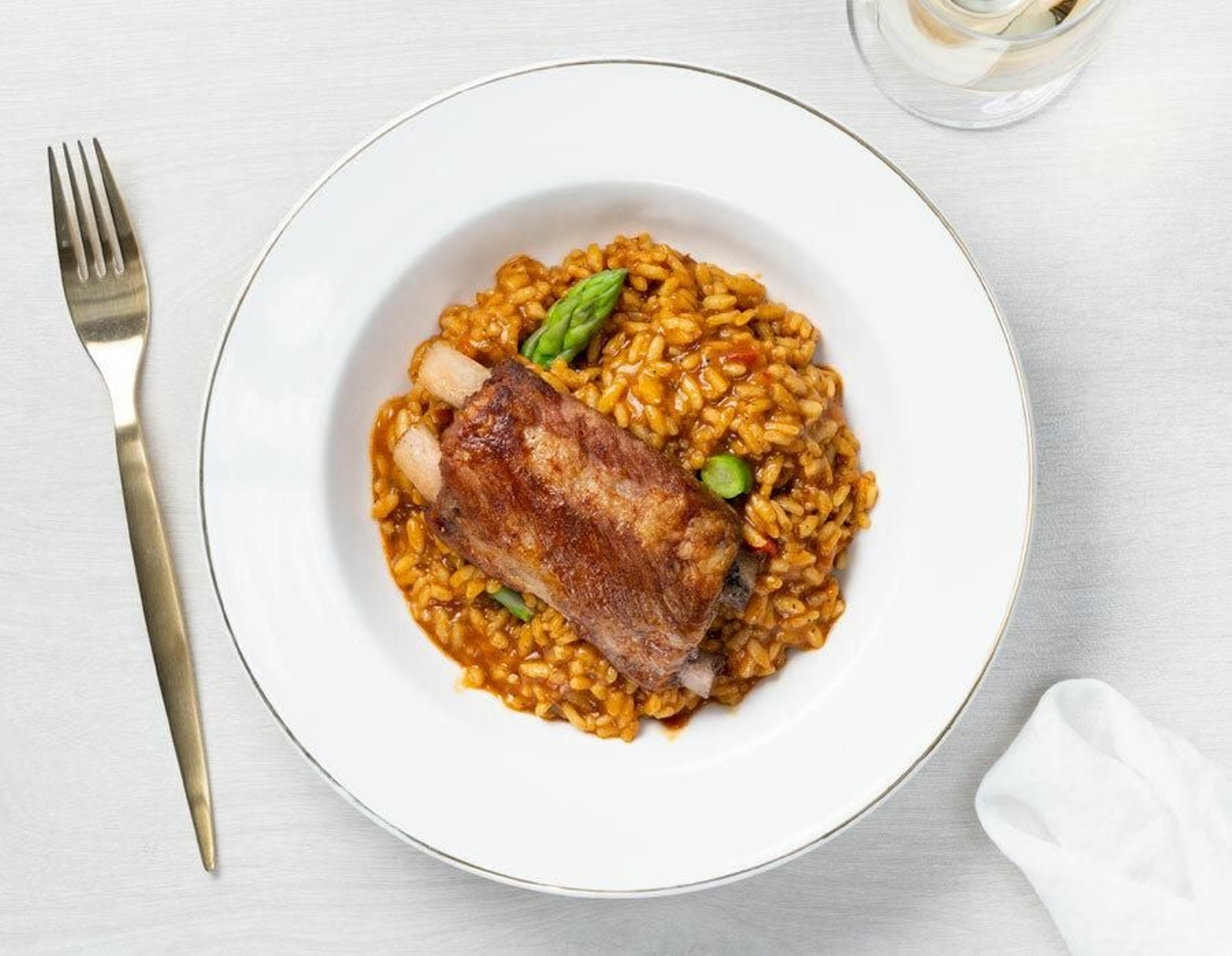 Wetaca ofrece un servicio 'on line' de tápers a domicilio líder en España, que prosigue su expansión en Sevilla.