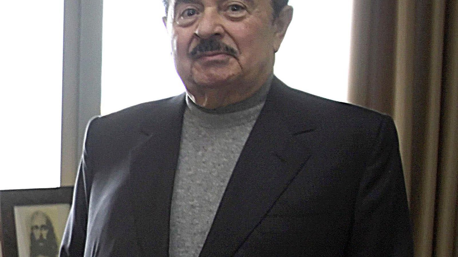 Adnan Khashoggui. Hijo de un médico de la corte saudí, magnate de la noche marbellí esencial en muchos conflictos internacionales de los años 70 y 80.