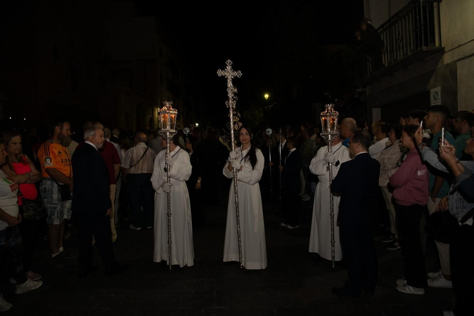 Una marea de devoción inunda Jaén al paso de la Magna, en imágenes