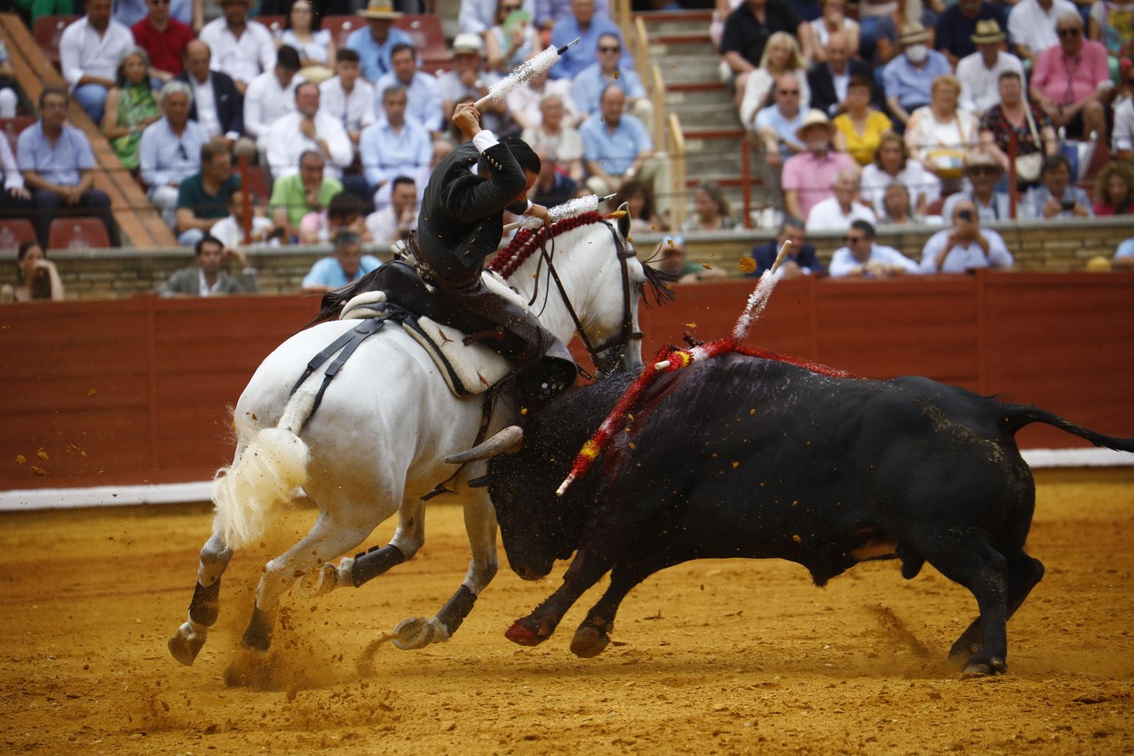 La corrida mixta de Diego Ventura, Morante de la Puebla y Pablo Aguado en Córdoba, en imágenes