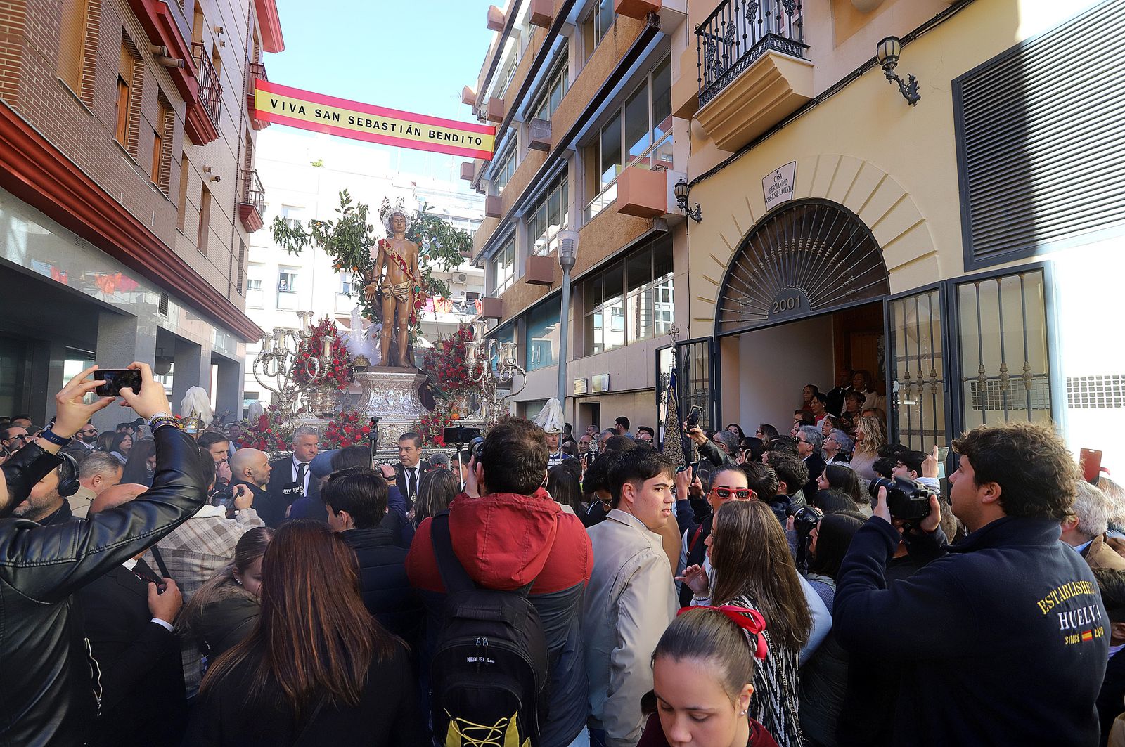 Imágenes de la procesión de San Sebastián en Huelva