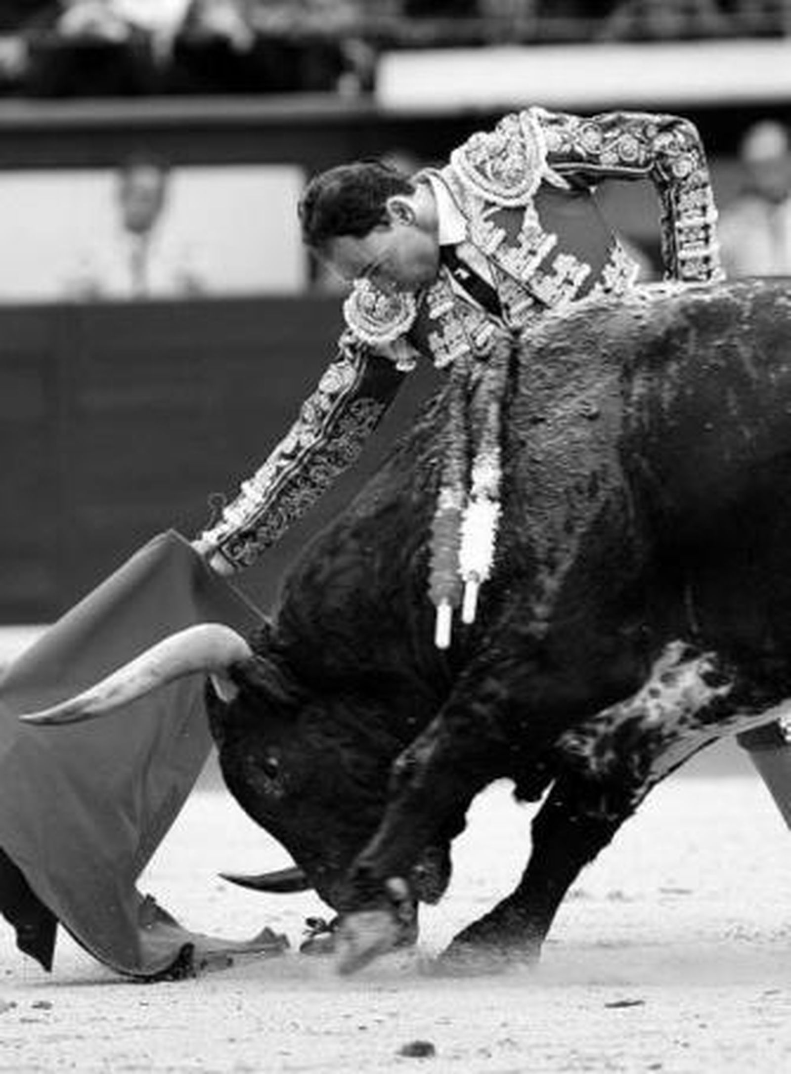 Liria, en un derechazo a su primero, en su despedida de Madrid.