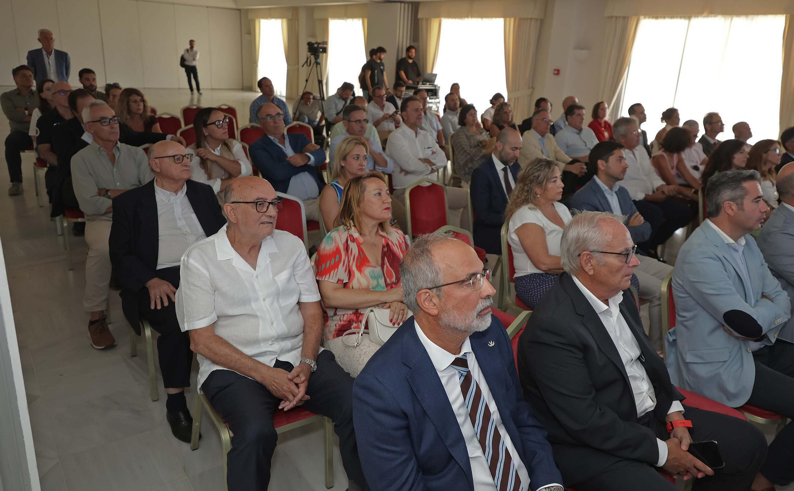 Fotos de la presentación de la Memoria de 2024 de la AGI en Guadacorte