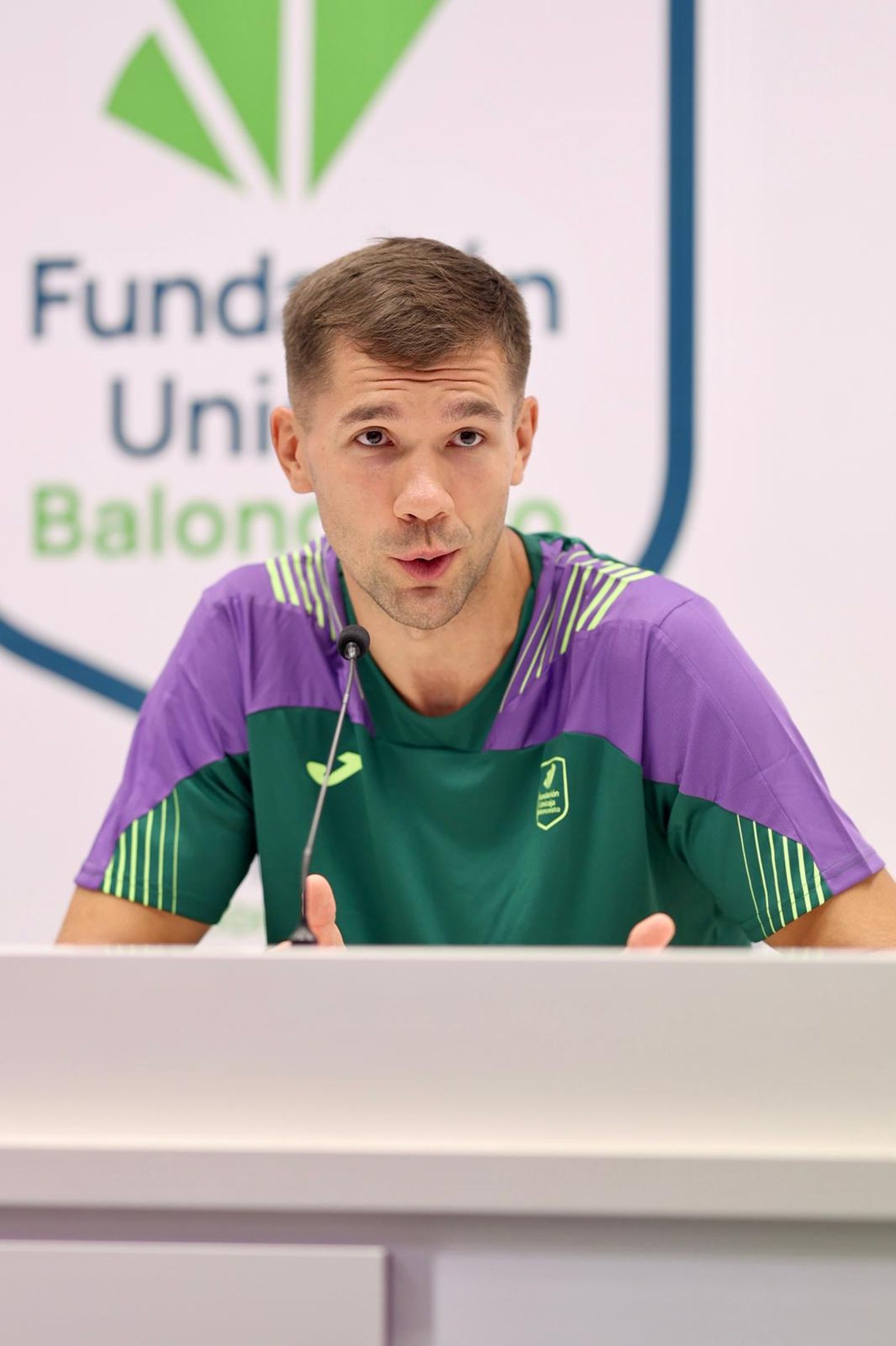 La presentación de Emir Sulejmanovic con el Unicaja, en fotos