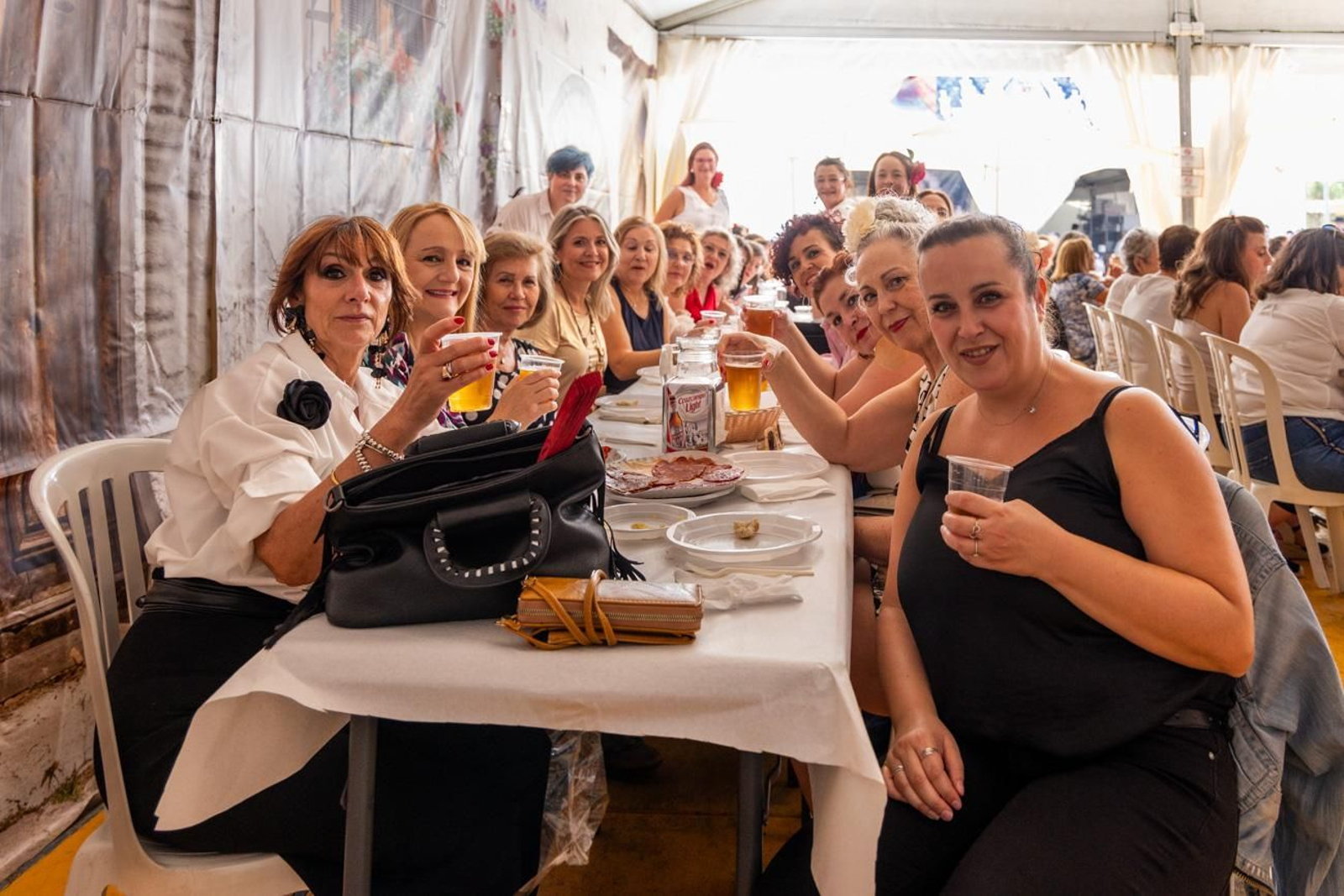 Las casetas de la Feria se llenan de comidas