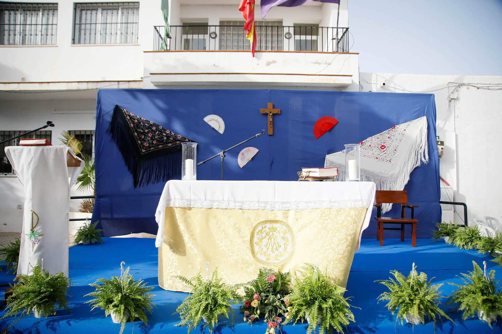 Ofrenda floral y misa durante la última jornada de las fiestas de Campohermoso Ofrenda floral y misa durante la última jornada de las fiestas de Campohermoso