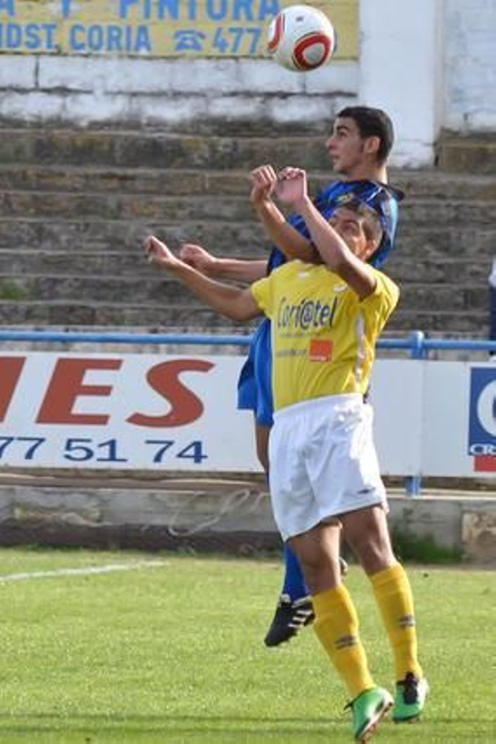 La mejoría de la Unión no basta para lograr la victoria en casa del Coria.   Foto: David de la Rosa (LOF)