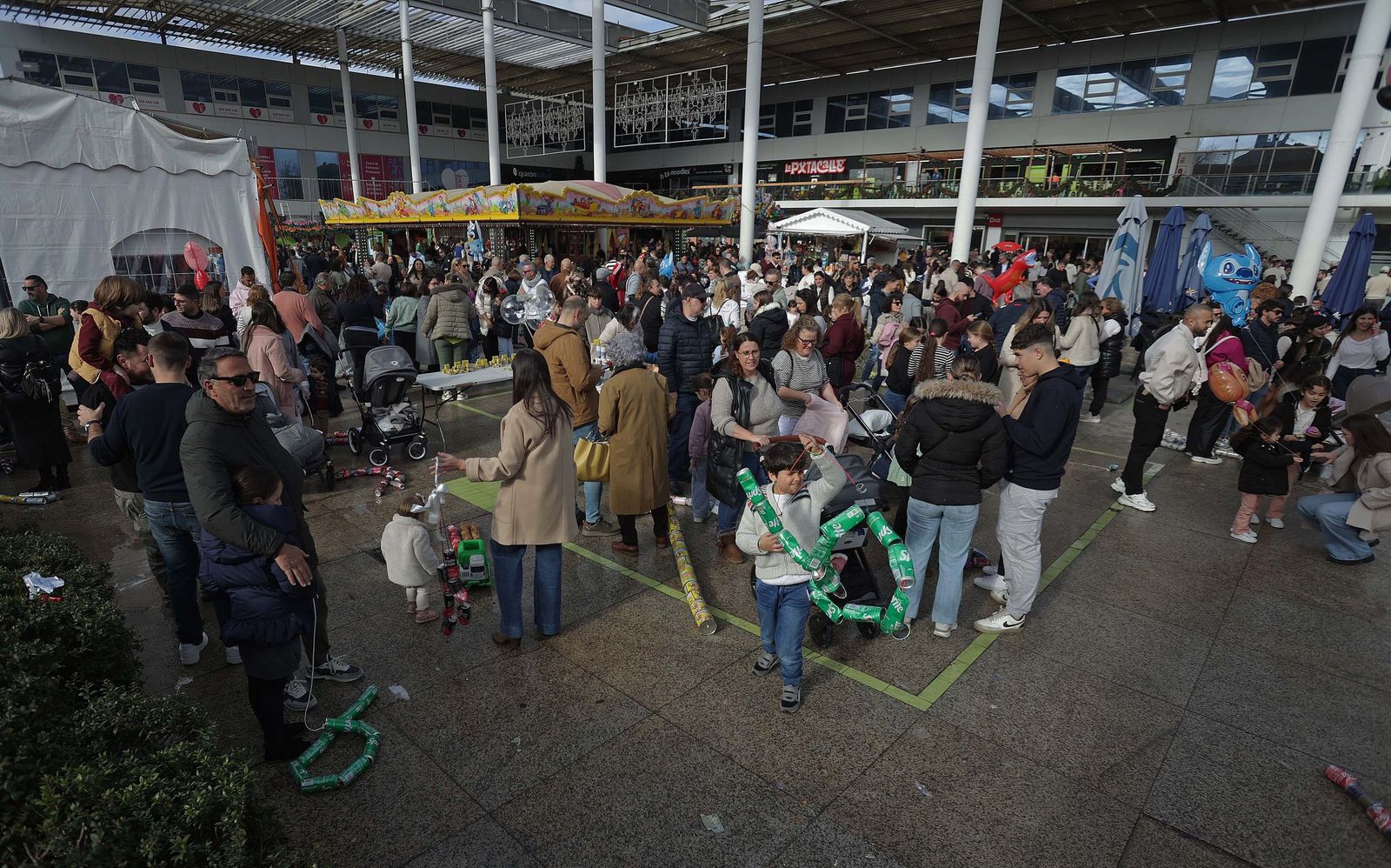 Búscate en el multitudinario arrastre de latas 2026 en Algeciras