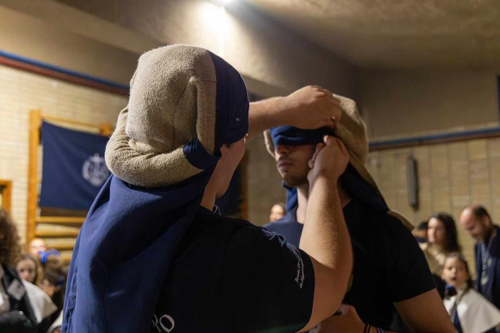 La temida lluvia impide el desarrollo normal de este Martes Santo