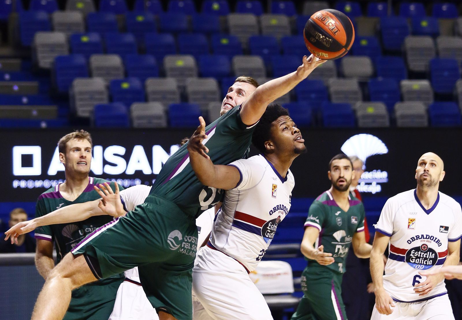 El Unicaja-Obradoiro, en fotos