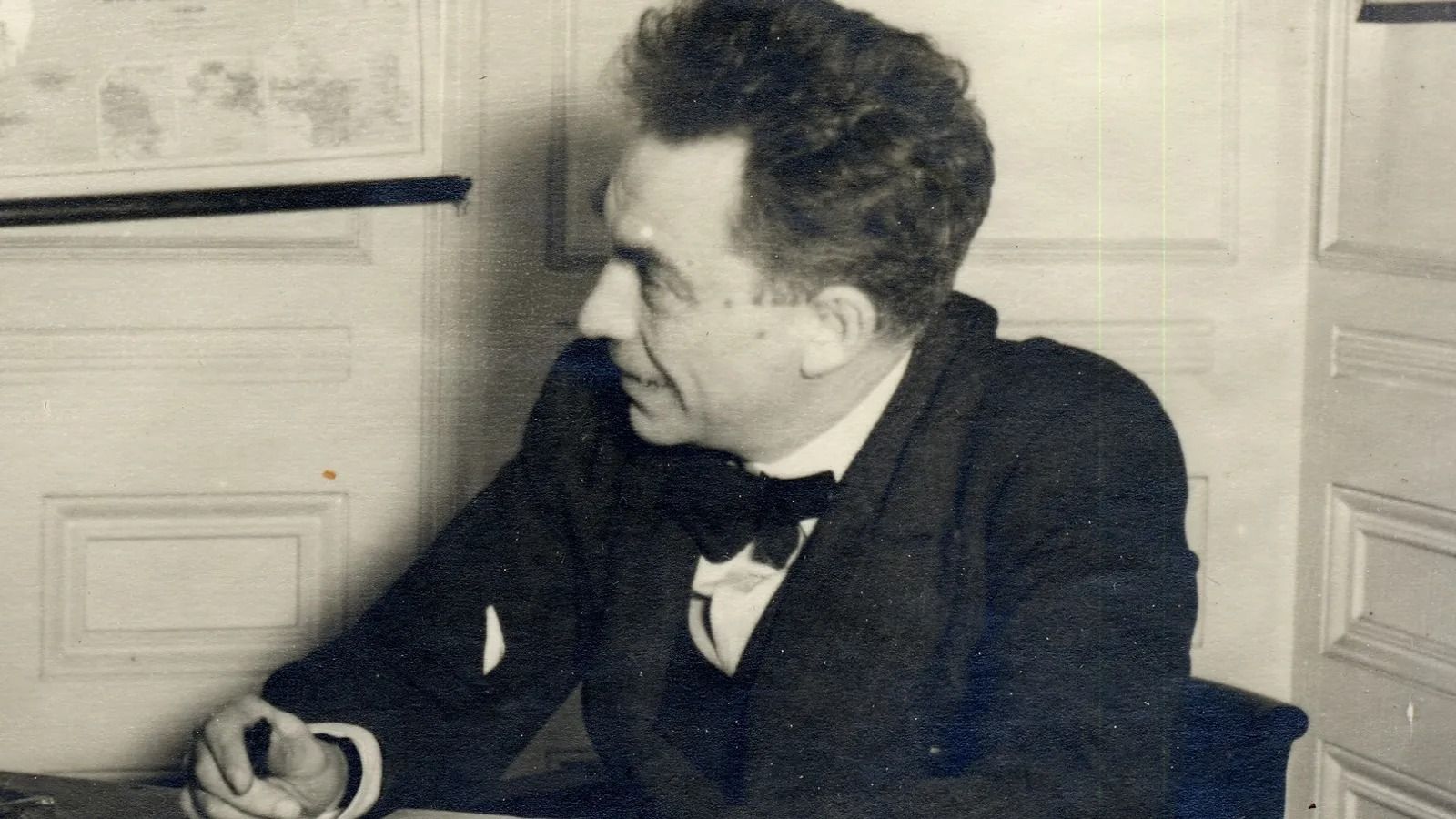 Manuel Chaves Nogales en Londres, hacia 1942.