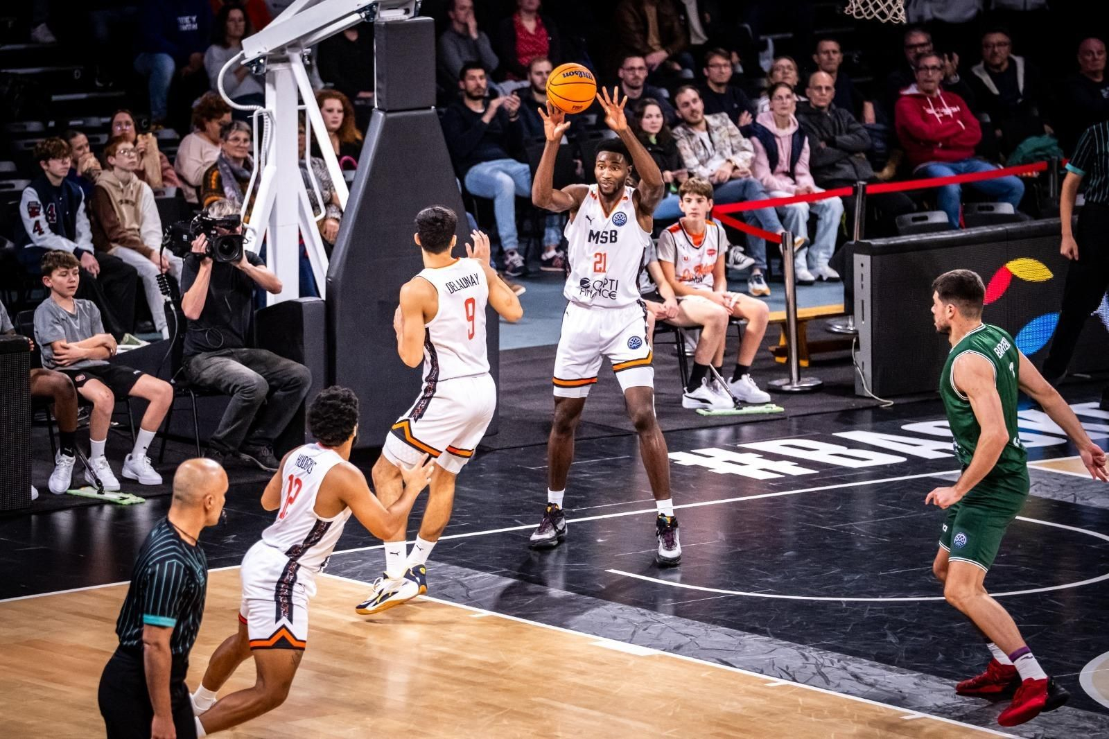 El Unicaja-Le Mans, en fotos