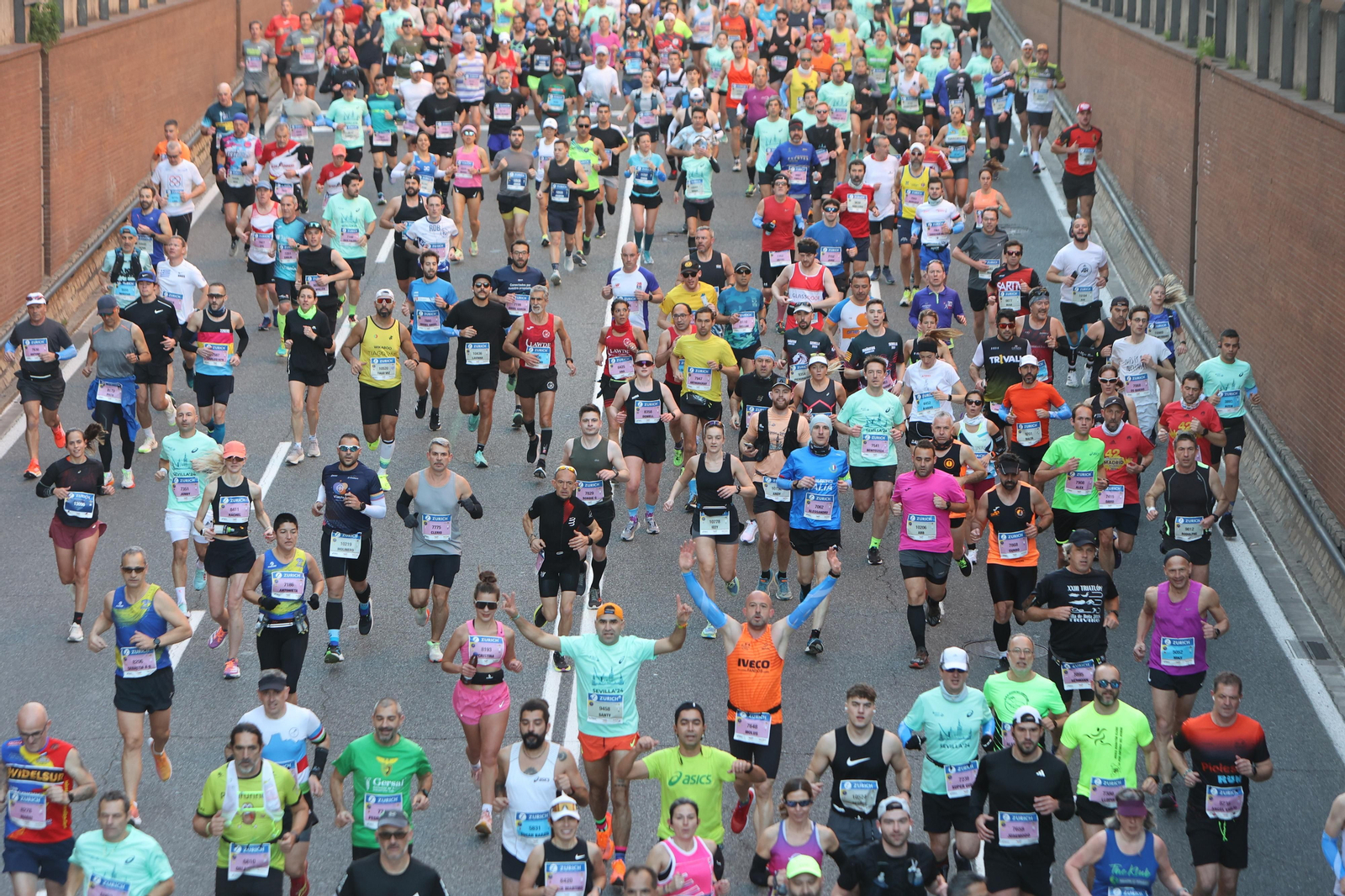 Búscate en la Zurich maratón de Sevilla