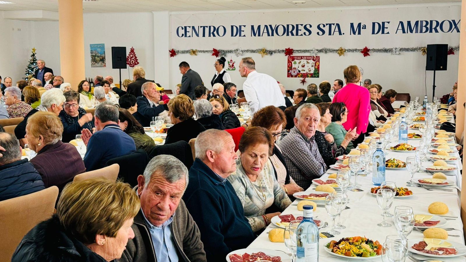 Comida de los mayores de Dalías.