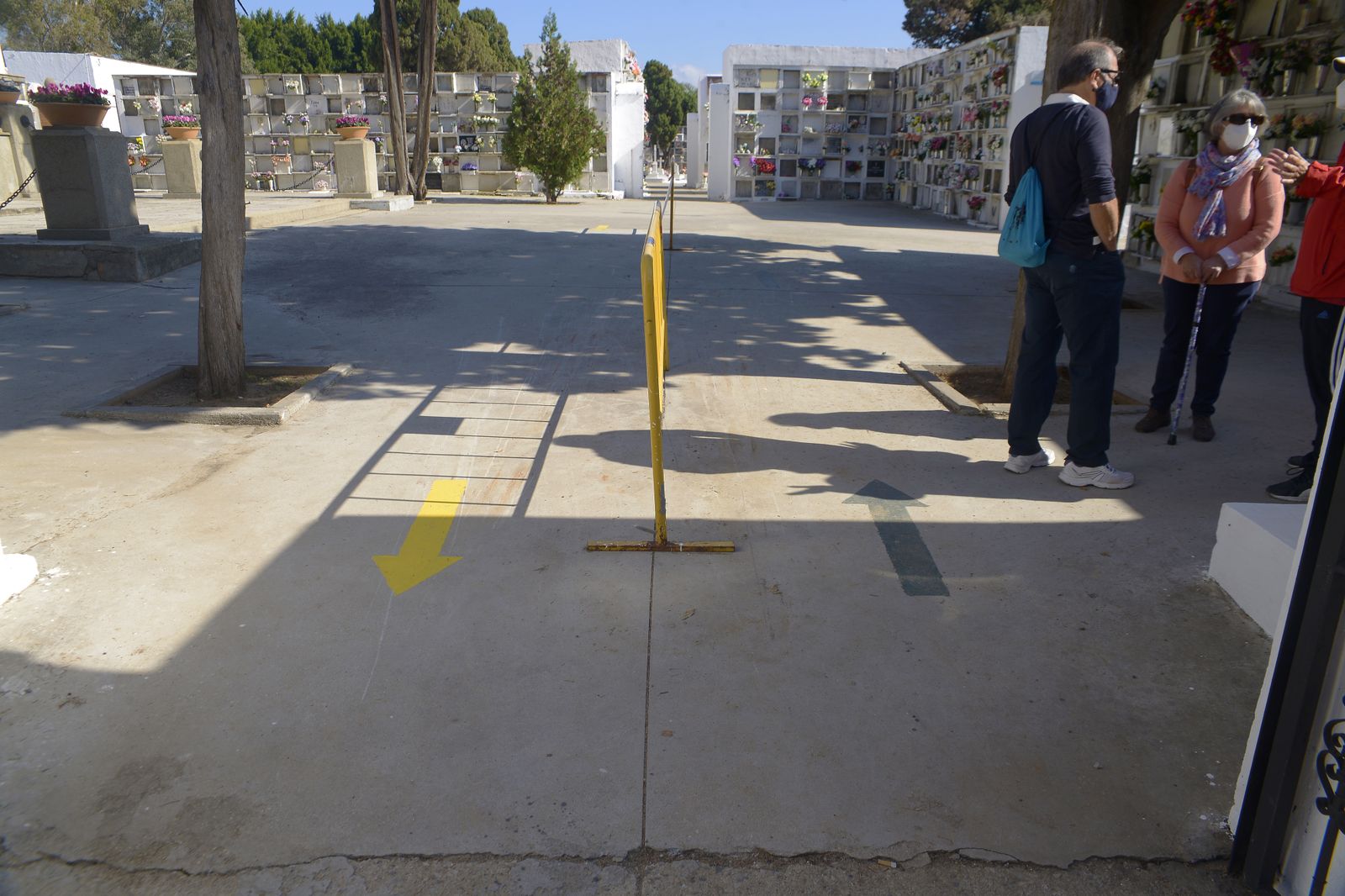 Fotos de los cementerios de Algeciras en el día de los difuntos