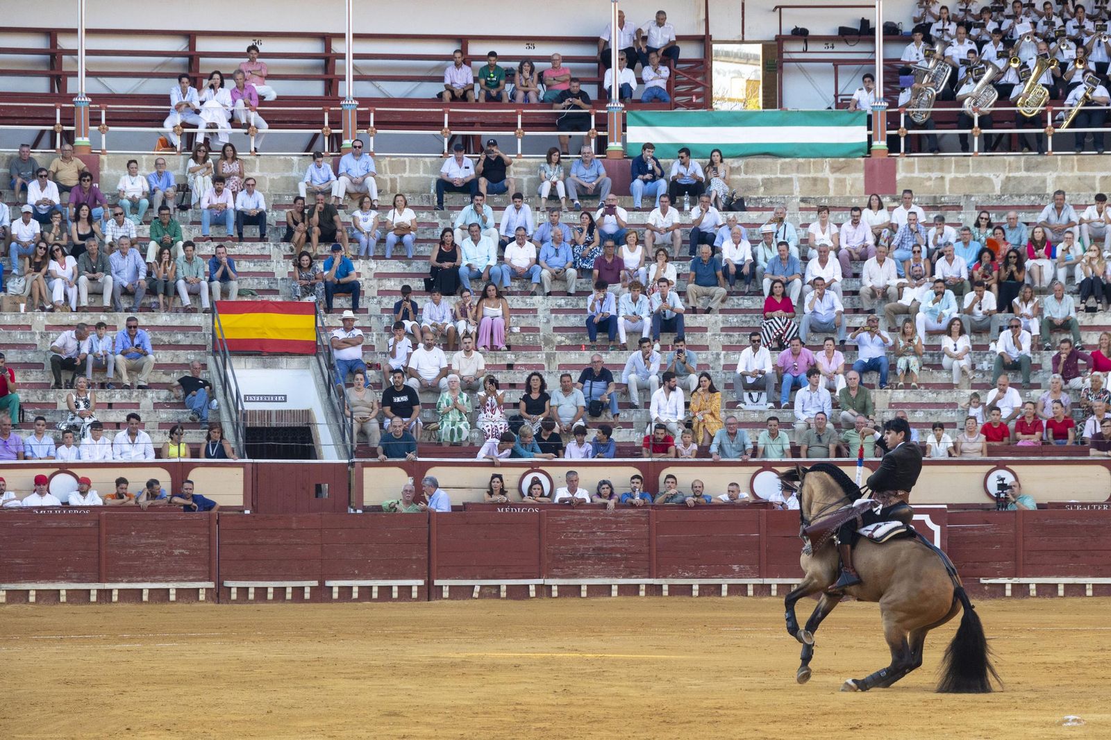 Las imágenes de la corrida de toros en El Puerto: puerta grande para Talavante