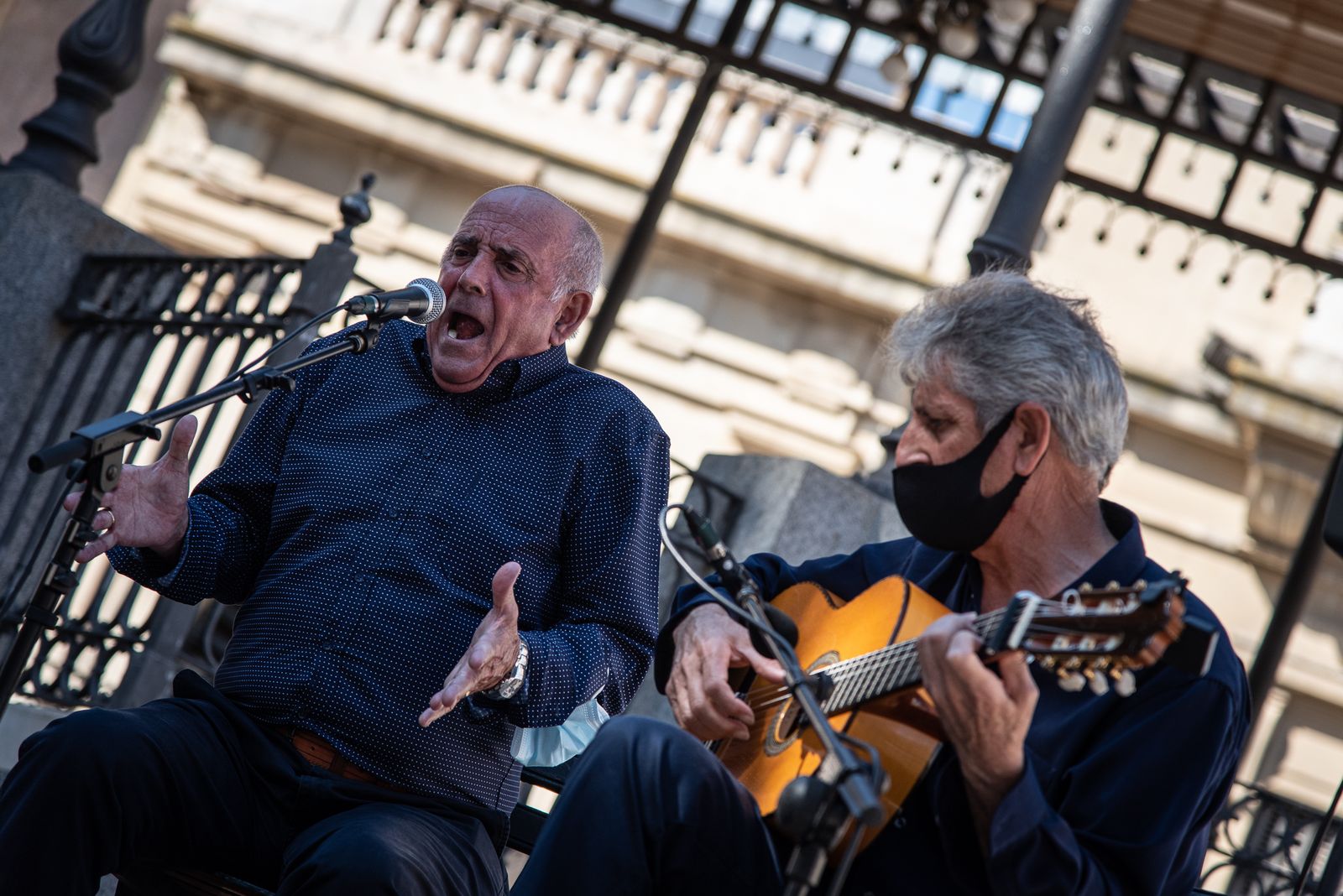 Imágenes de la peña Las Colonias en el festival flamenco Ciudad de Huelva
