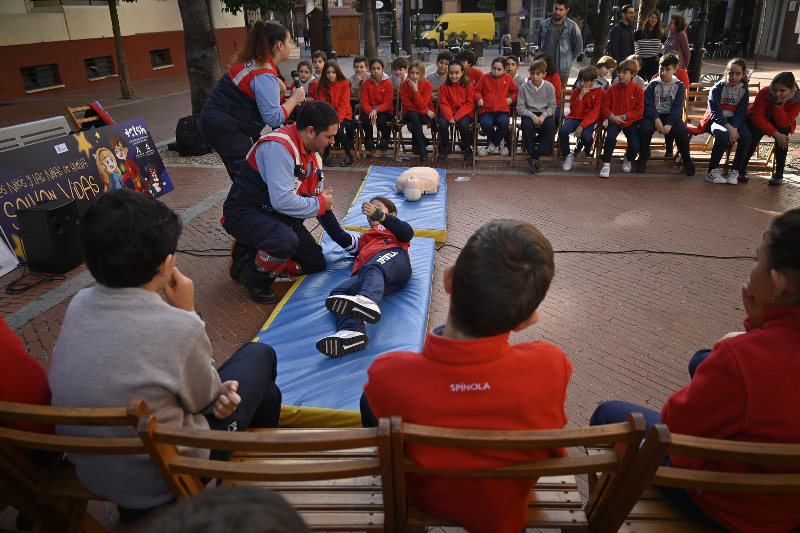 Los niños del Cardenal Spínola aprenden a salvar vidas.