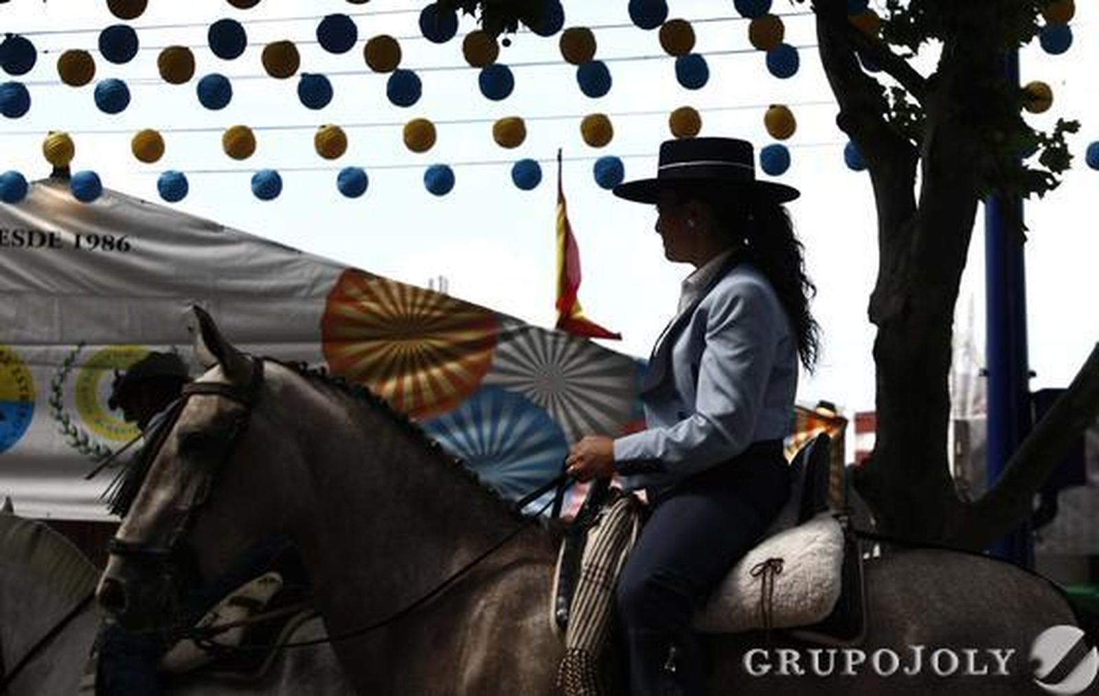 La Feria reúne a miles de personas en su jornada más esperada y en un año en el que se recuerda a Paco de Lucía

Foto: Erasmo Fenoy
