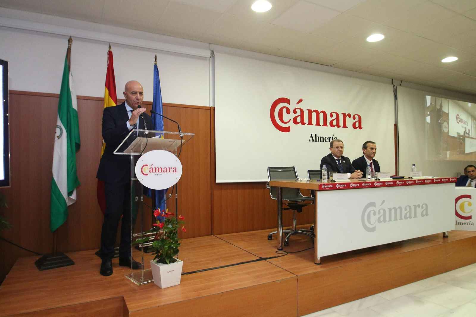 Fotogalería de la toma de posesión de Jerónimo Pérez como presidente de la Cámara de Comercio