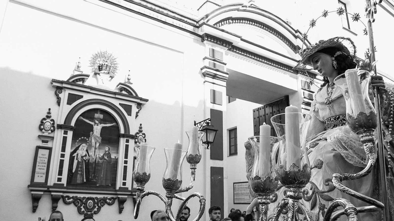 La Pastora de San Antonio al poco de salir